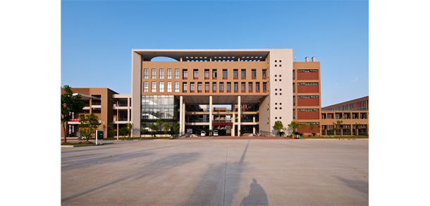 福建商學院
