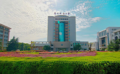 文化標(biāo)識：校名題寫 / 校徽設(shè)計(jì)