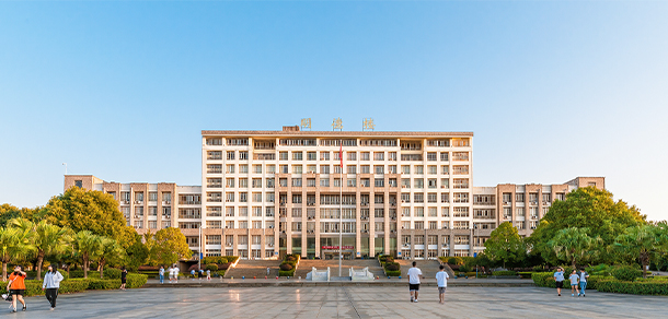 邵陽(yáng)學(xué)院 - 最美大學(xué)