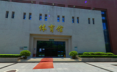 文化標(biāo)識：校名題寫 / ?；赵O(shè)計