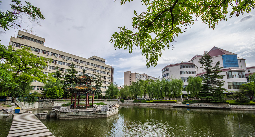 時(shí)光匆匆，歲月如歌！——珍惜自己最美好的時(shí)光，珍惜時(shí)下，放肆而不張揚(yáng)的青春年華。