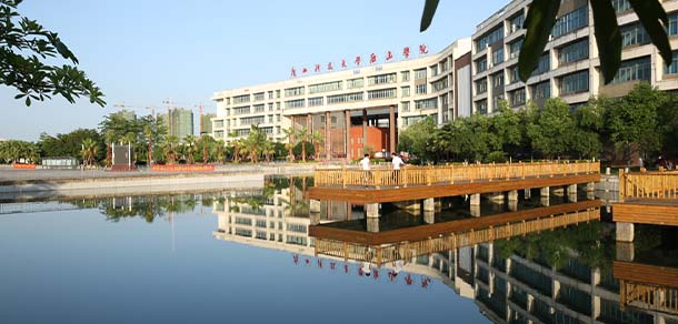 柳州工學(xué)院 - 最美院校