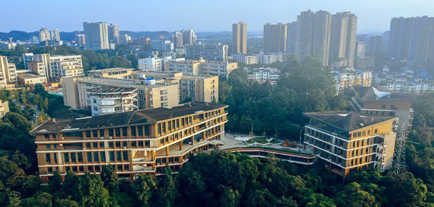 大學(xué)校志：校名、校標(biāo)、校訓(xùn)、?；铡⑿Ｆ臁⑿８? width=