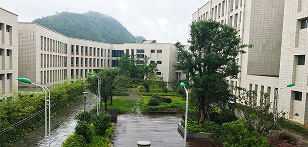黔南民族醫(yī)學(xué)高等?？茖W(xué)校 - 最美大學(xué)