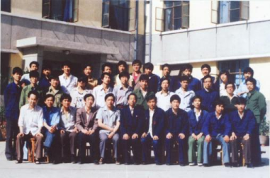 甘肅工業(yè)職工大學(xué)首屆畢業(yè)班合影（1988年6月采煤工程系）