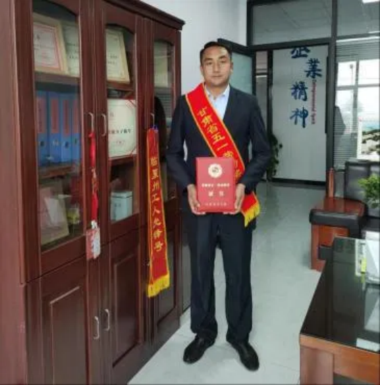 楊 文 宏