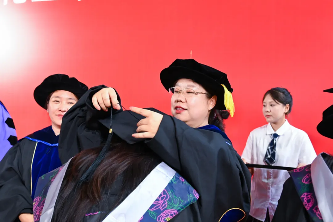 再見，小何——遼寧何氏醫(yī)學(xué)院